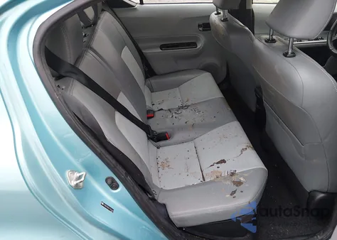 2012 Toyota Prius C Four из США, поврежденный, VIN JTDKDTB35C1007465